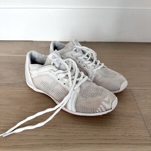 Varsity cheer shoes // Size 7 white